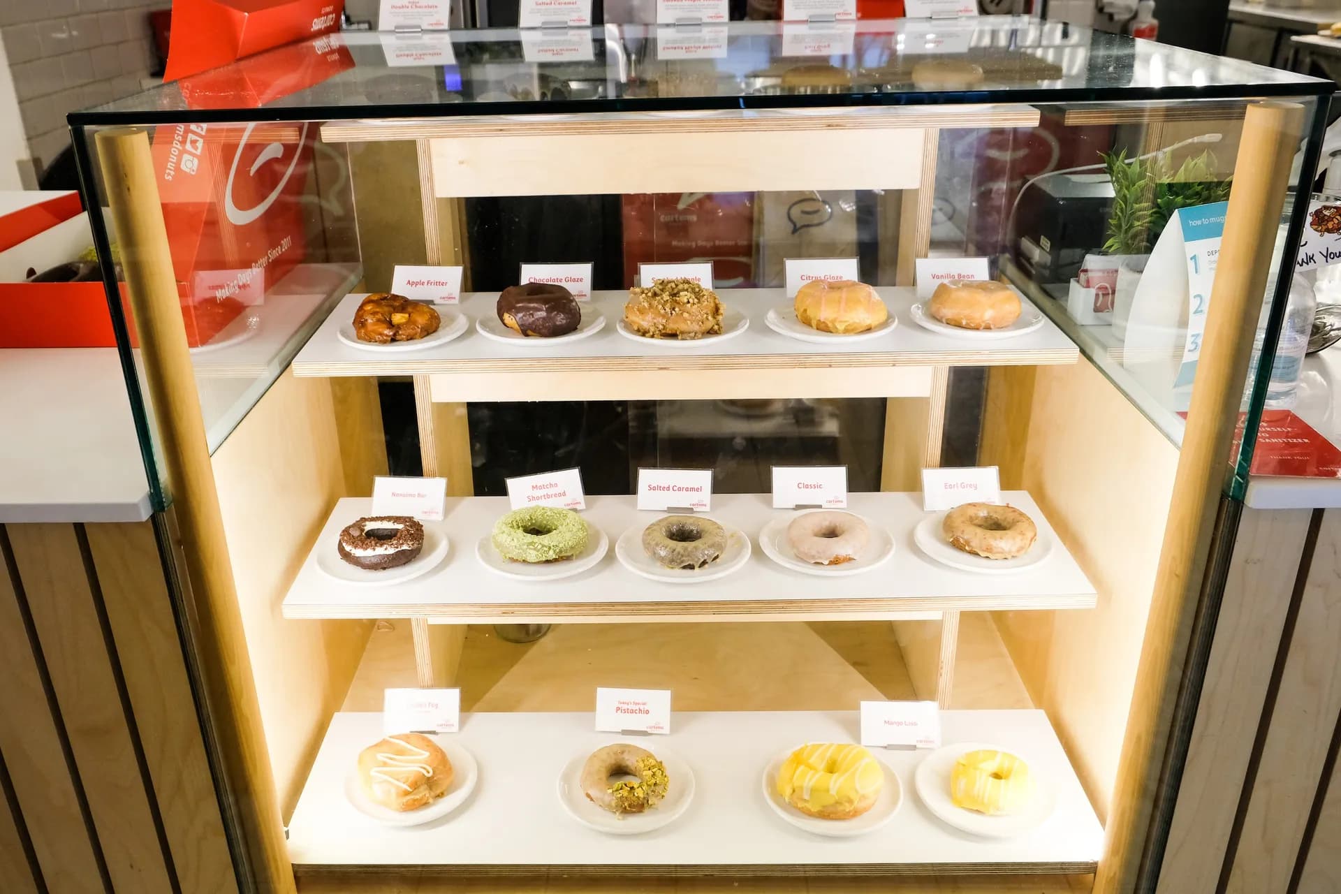 Vancouver Downtown & Gastown Donut Tour 7