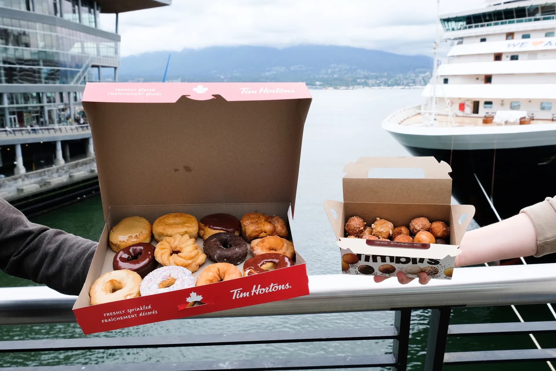 Vancouver Downtown & Gastown Donut Tour 12